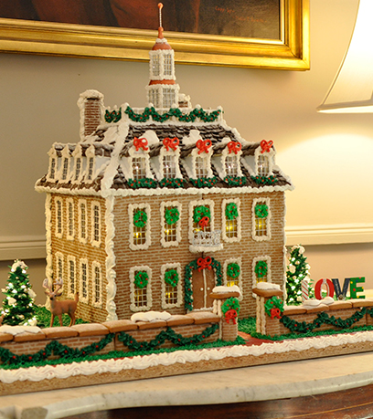 Isang modelo ng gingerbread ng Gobernador's Palace sa Williamsburg.