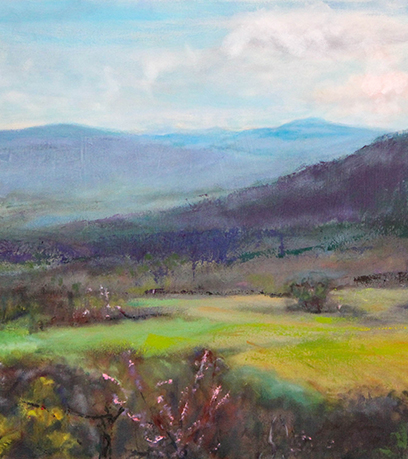 Landscape painting na may mga luntiang bukid, malalayong burol, at maulap na kalangitan.
